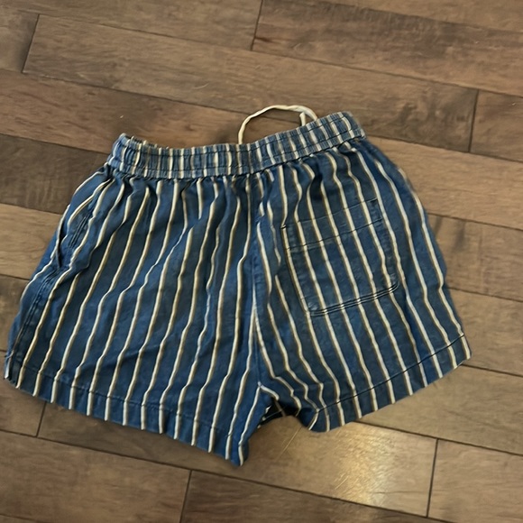 Aritzia Wilfred Shorts - Picture 3 of 5